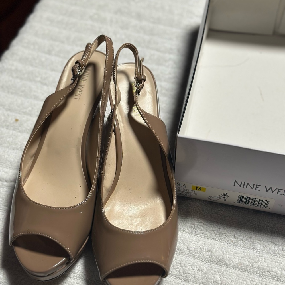 Nine West Classic Tan Heels